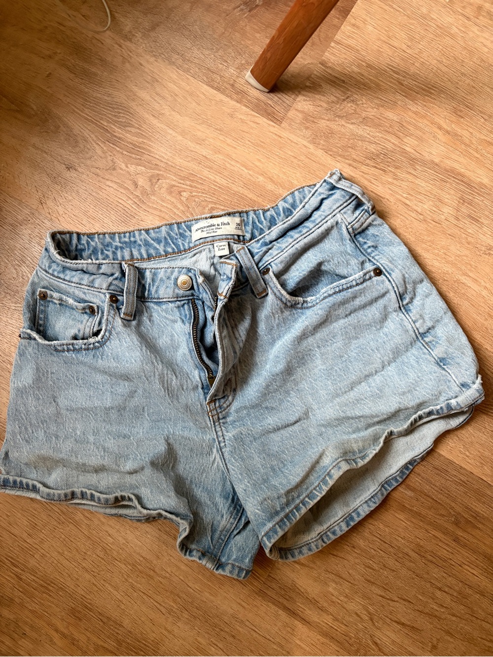 Abercrombie & Fitch Curve Love A-Line Mid-Rise Jean Shorts - Picture 5 of 6